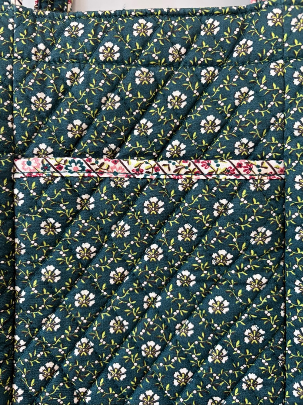Vera Bradley Hathaway Small Tote Mistletoe Lattice New without tags - Picture 3 of 7